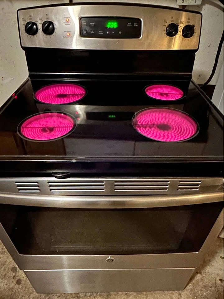 S Steel GE Electric Flat Top Stove, Clean & Works Perfectly