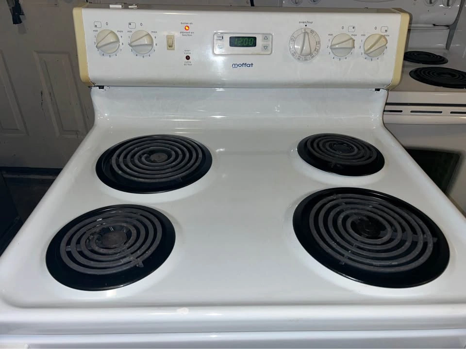 Moffat C Electric Coil Stove, Clean & Works Perfectly Fine - photo 4