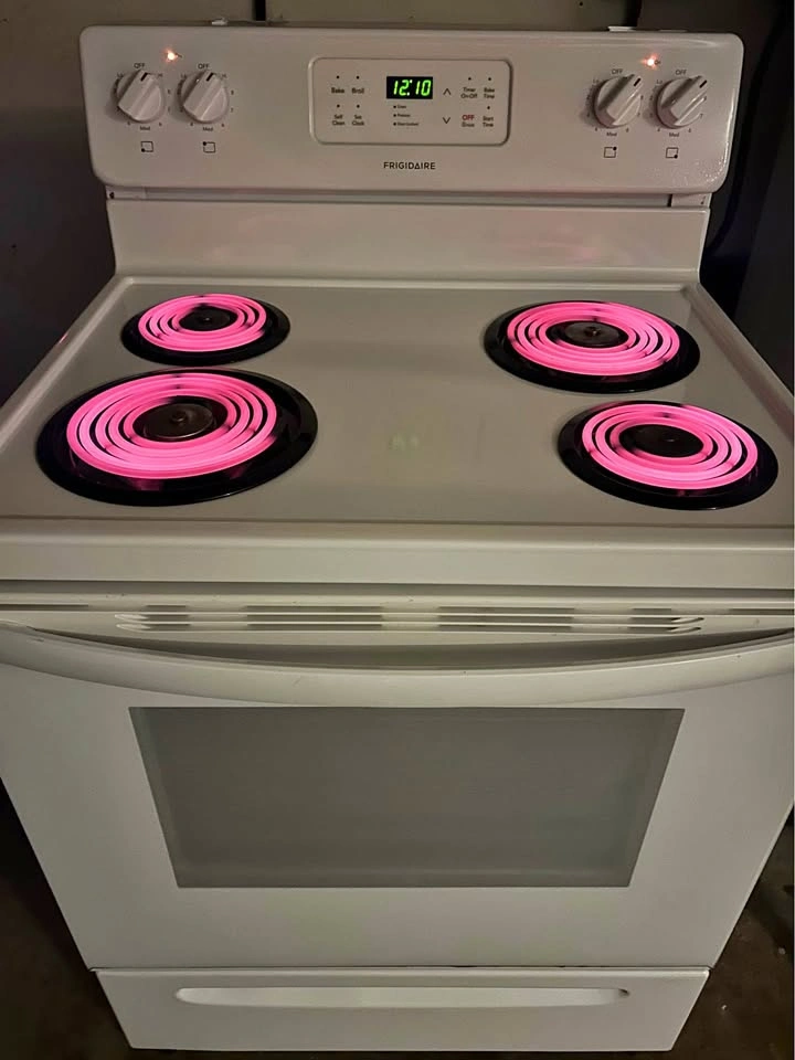 Frigidaire Electric Coil Stove - Like New, Works Perfectly