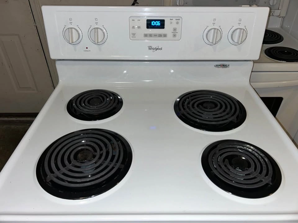 LIKE NEW Whirlpool Electric Coil Stove, Very Clean - photo 5