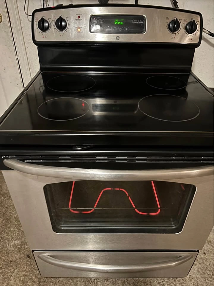 Self Clean GE Electric Flat Top Stove - photo 4