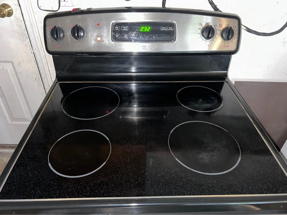 Self Clean GE Electric Flat Top Stove - photo 5
