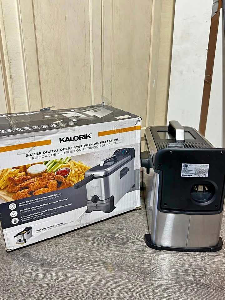 New - Kalorik 3L Digital Deep Fryer with Oil Filtration