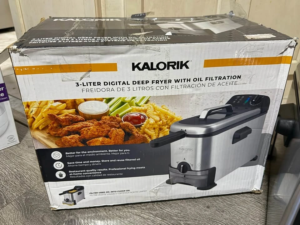New - Kalorik 3L Digital Deep Fryer with Oil Filtration - photo 2