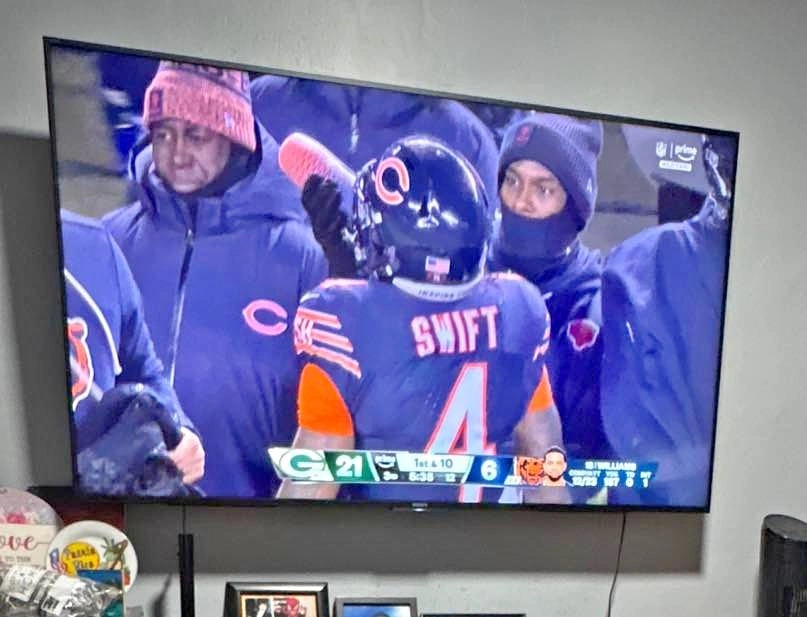 2015 Sony Bravia TV open to negotiation