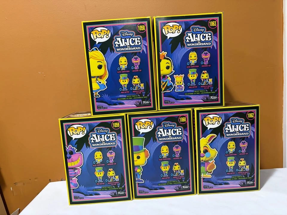 Alice in Wonderland Blacklight Funko Pop! set - Exclusives - photo 2