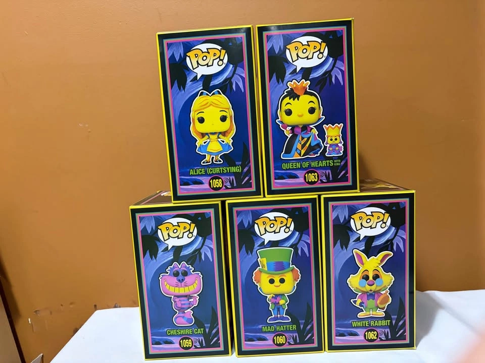 Alice in Wonderland Blacklight Funko Pop! set - Exclusives - photo 3
