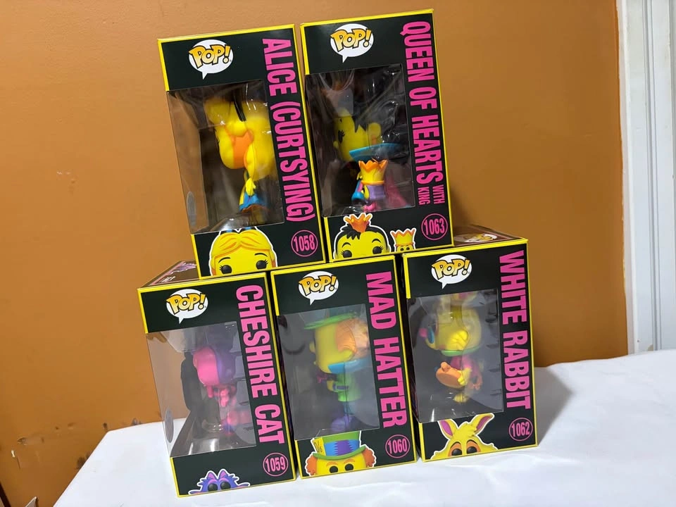Alice in Wonderland Blacklight Funko Pop! set - Exclusives - photo 4