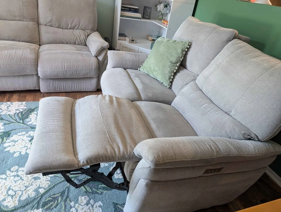 Sofa and loveseat - photo 4