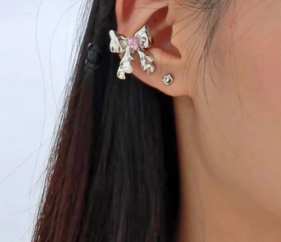 New (tried on) Ear clips ear cuff white gold plated