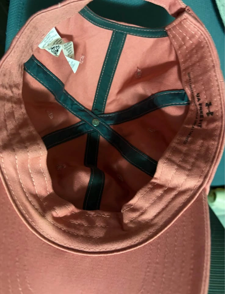 Like new Under Armour baseball cap - photo 2