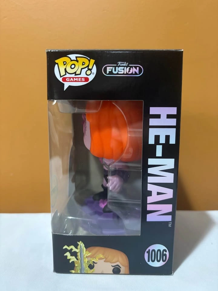 He-Man (Chase) Funko Pop! #1006 - Funko Fusion/Masters of the Un - photo 4