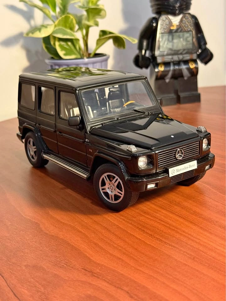 Autoart 1:18 Mercedes-Benz G500 (W463) Black Diecast Model
