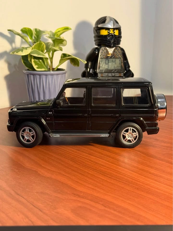 Autoart 1:18 Mercedes-Benz G500 (W463) Black Diecast Model - photo 4