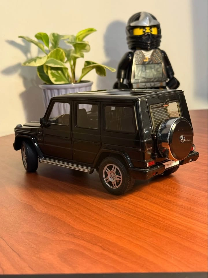 Autoart 1:18 Mercedes-Benz G500 (W463) Black Diecast Model - photo 5