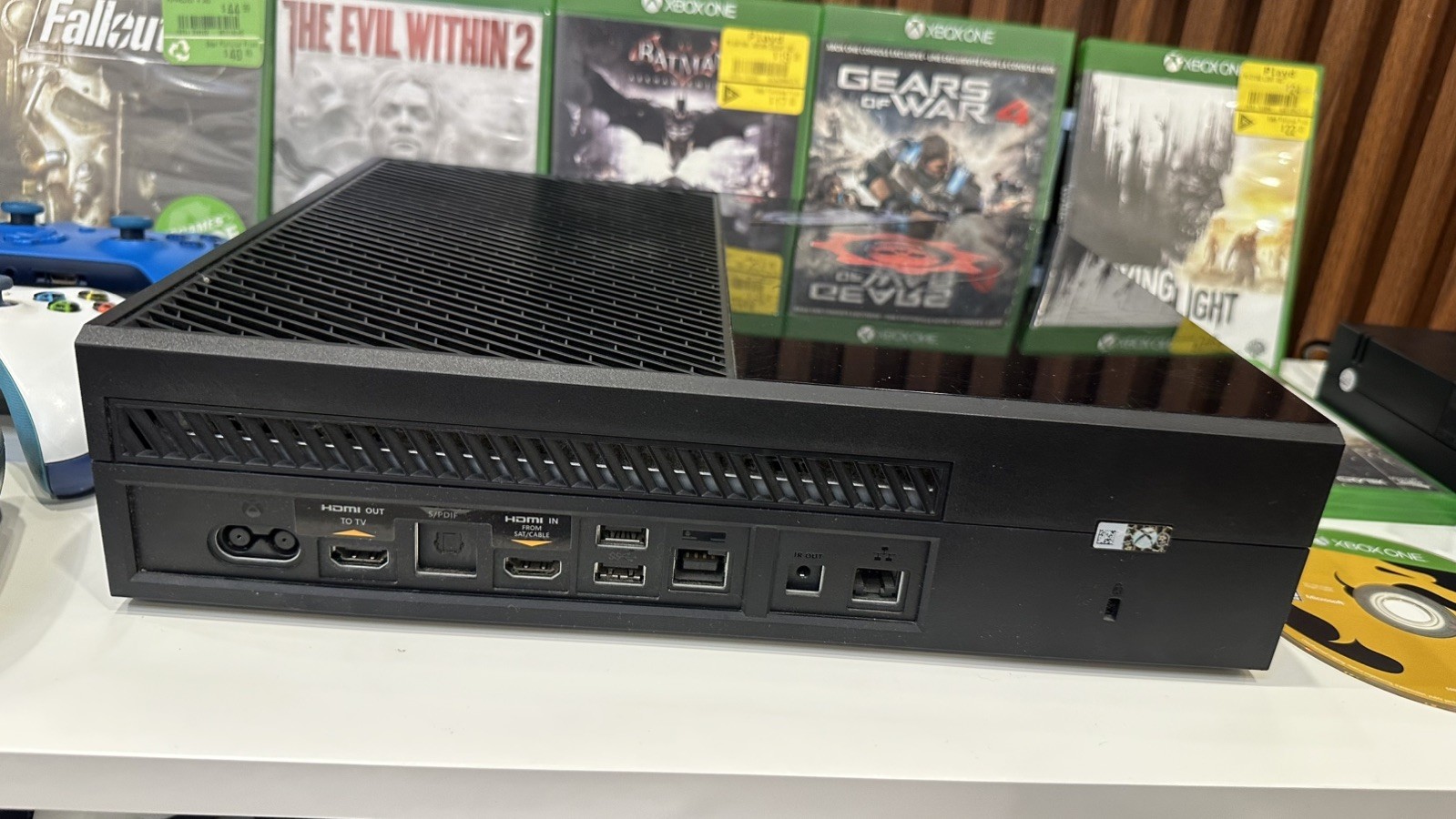 Microsoft Xbox One 500GB Bundle 3 Controllers 7 Games - photo 4