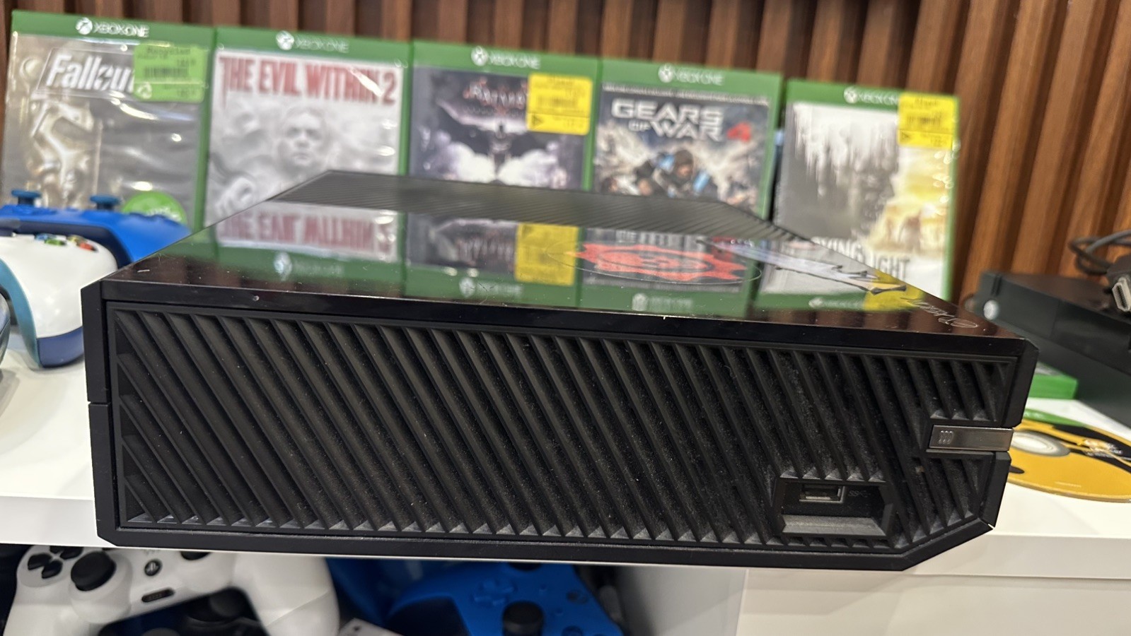Microsoft Xbox One 500GB Bundle 3 Controllers 7 Games - photo 5