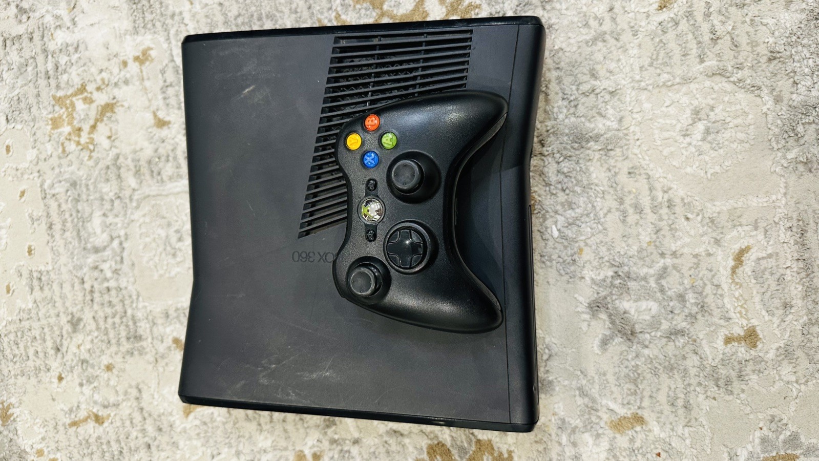 Microsoft Xbox 360 S 4GB Console - Black (1439) with controller - photo 5