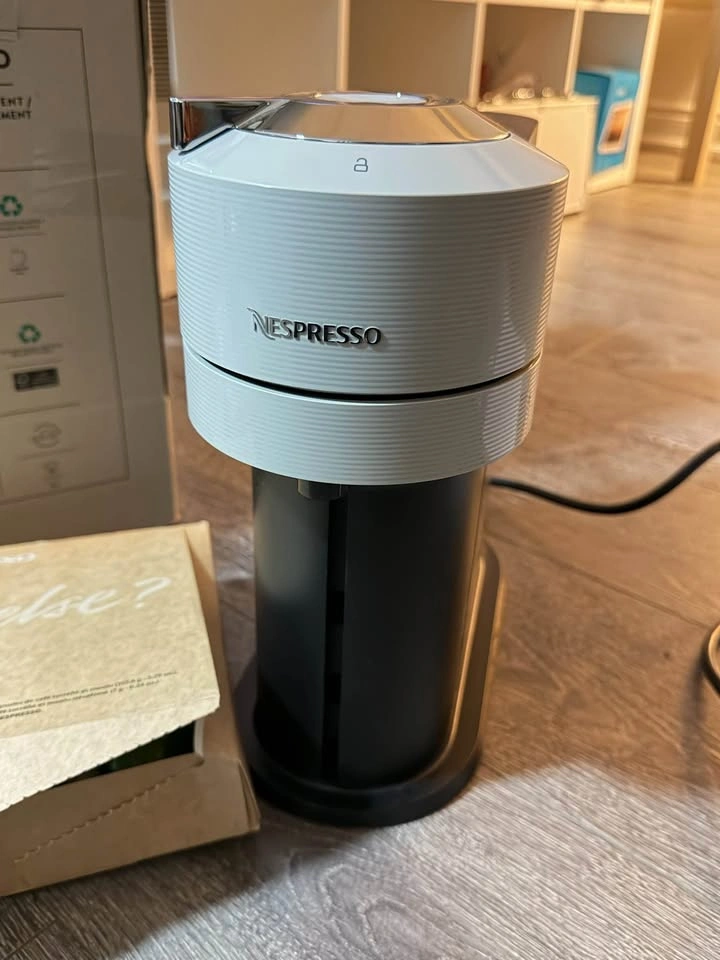 Nespresso Vertuo Next Coffee & Espresso Machine - photo 3