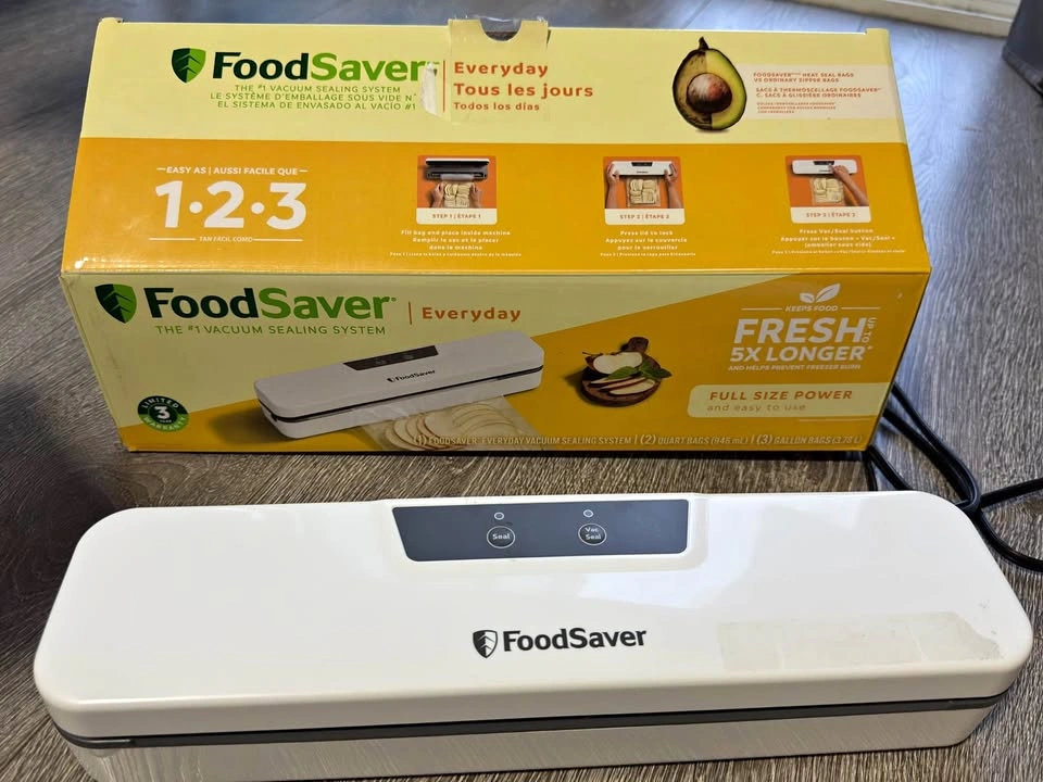 FoodSaver Everyday Vacuum Sealing System