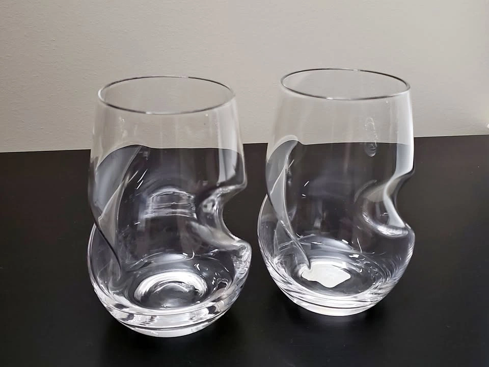 BRAND NEW! Set of 2 Twisted Tourbillon Wine Tumblers 8 oz ⚽