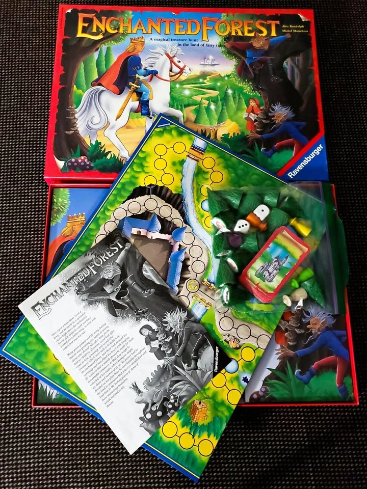 ⚽ Ravensburger Enchanted Forest Game - Mint Condition - 4+