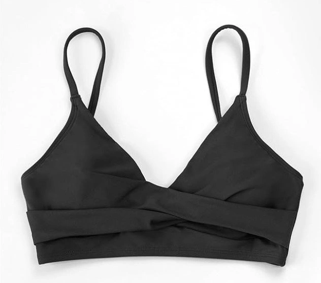 ⚽ NEW! Cupshe Black V-Neck Twist Bikini Top (M) - photo 4