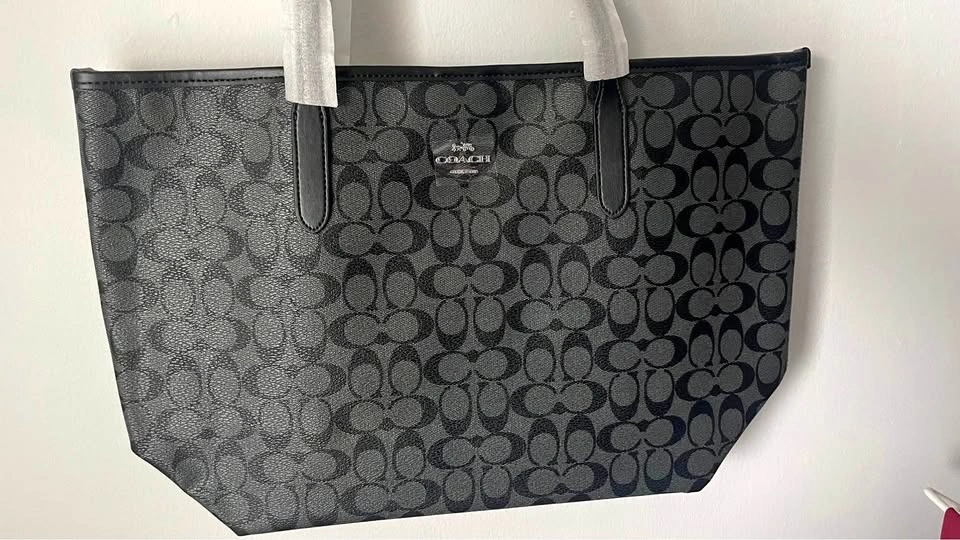 Signature canvas Coach medium tote city bag
