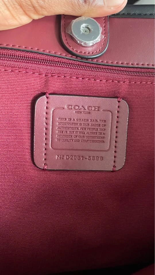 Signature canvas Coach medium tote city bag - photo 3