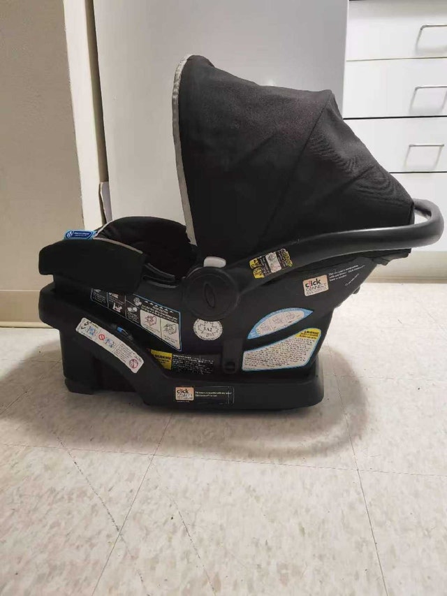Lightweight Graco Infant Car Seat with Base - Exp 2029 - photo 3