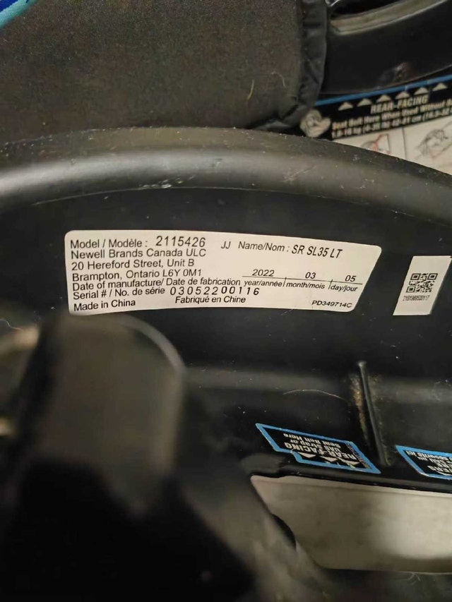 Lightweight Graco Infant Car Seat with Base - Exp 2029 - photo 4