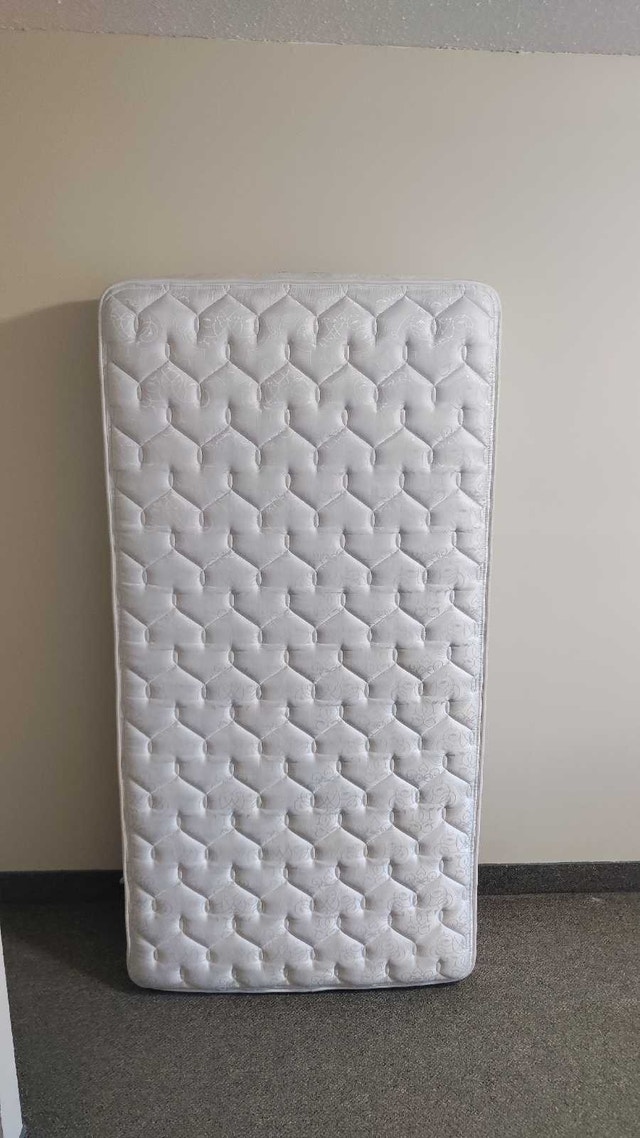 Single/Twin Size Innerspring Mattress