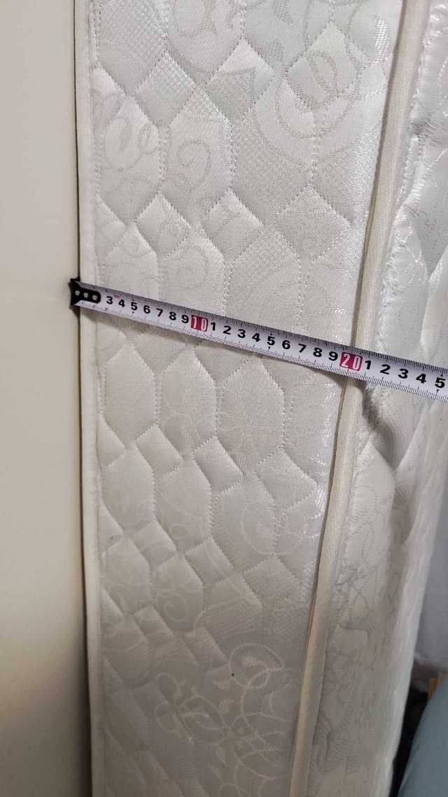 Single/Twin Size Innerspring Mattress - photo 2