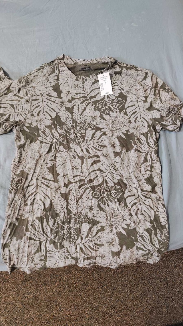 NWT Distillery Men's Floral T-Shirts - Size S & M - photo 2