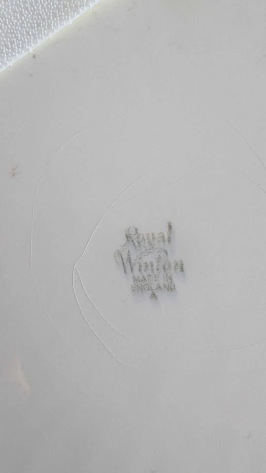 Vintage Royal Winton England Majolica Floral Wall Plate - photo 2