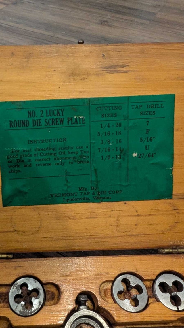 Vermont Tap & Die Corp No. 2 Lucky Round Die Screw Plate - photo 2
