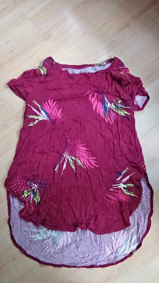 Apt. 9 Essentials Maroon Floral High-Low Top