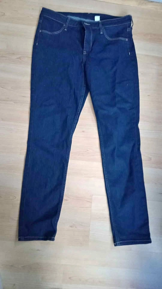 Size 31 Skinny Ankle Jeans