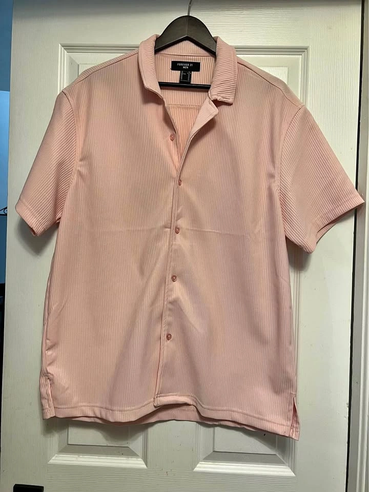 ⚽ Forever 21 Pink Short sleeve Shirt