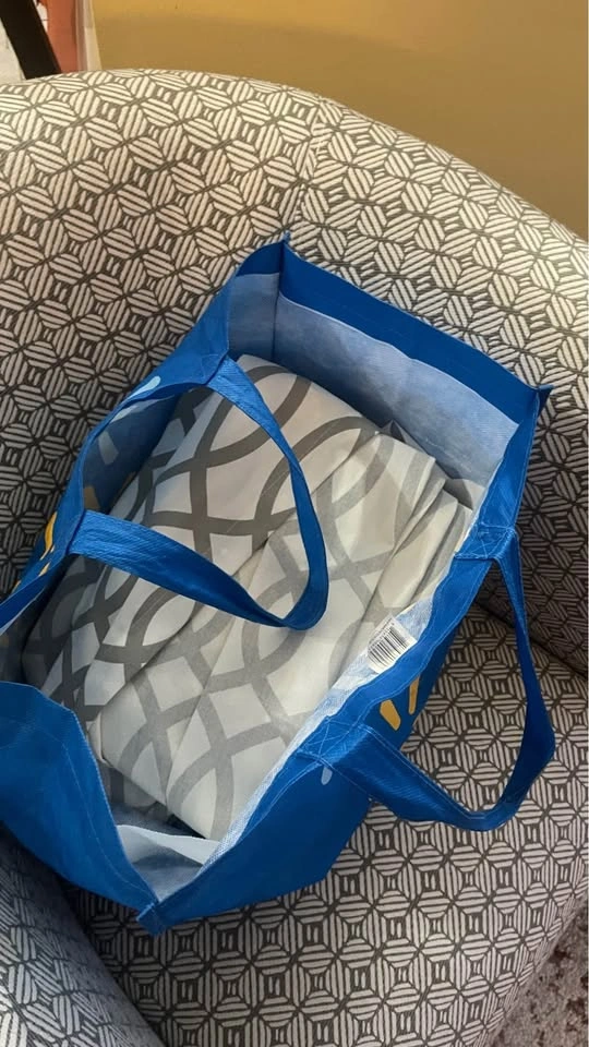 BRAND NEW: four-piece curtain set. MOVING SALE - photo 3
