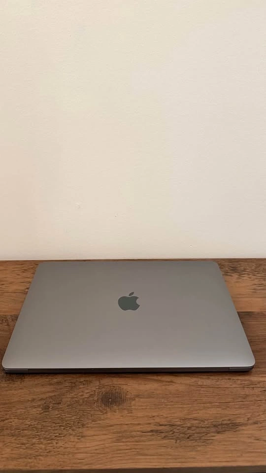 MacBook Pro 13inch M2 2022