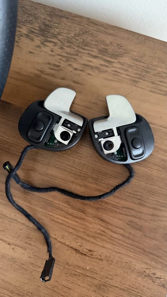 Dodge Steering Wheel with Paddle Shifters Challenger/Charger/Dur - photo 3
