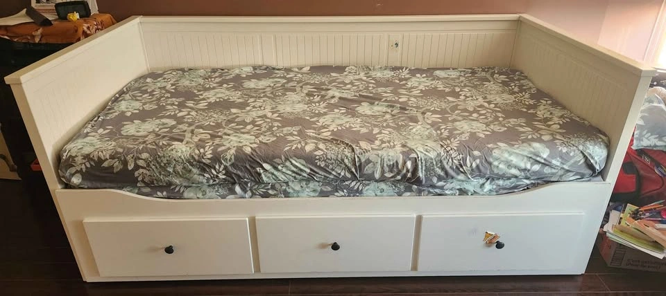 Ikea Daybed with 3 drawers - photo 2