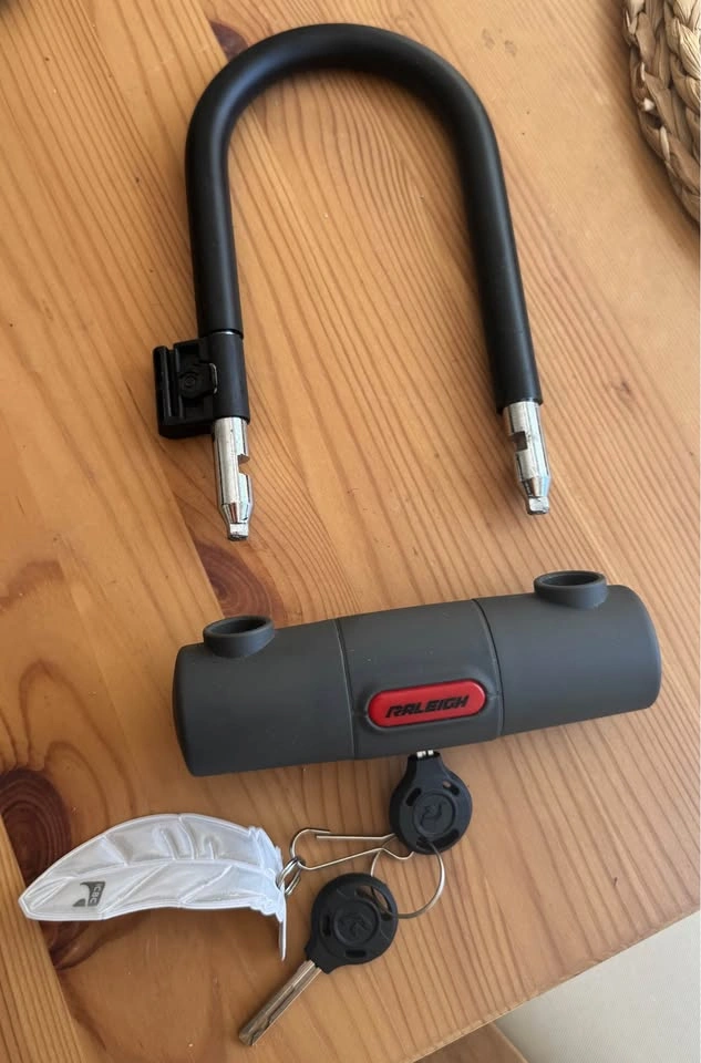NIU KQi2 Pro Electric Scooter – Like New + Lock + Helmet - photo 4