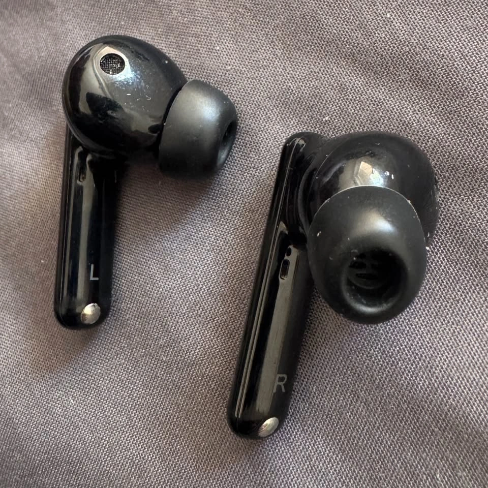 Wireless Earbuds Lot Huawei and pTron - photo 4