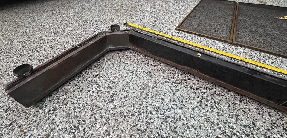 Large Vintage Brass Fireplace Hearth Fender - photo 4