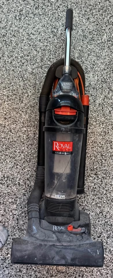 Working Vacuum Cleaner Lot – Royal Commercial & Hoover Elite - photo 5