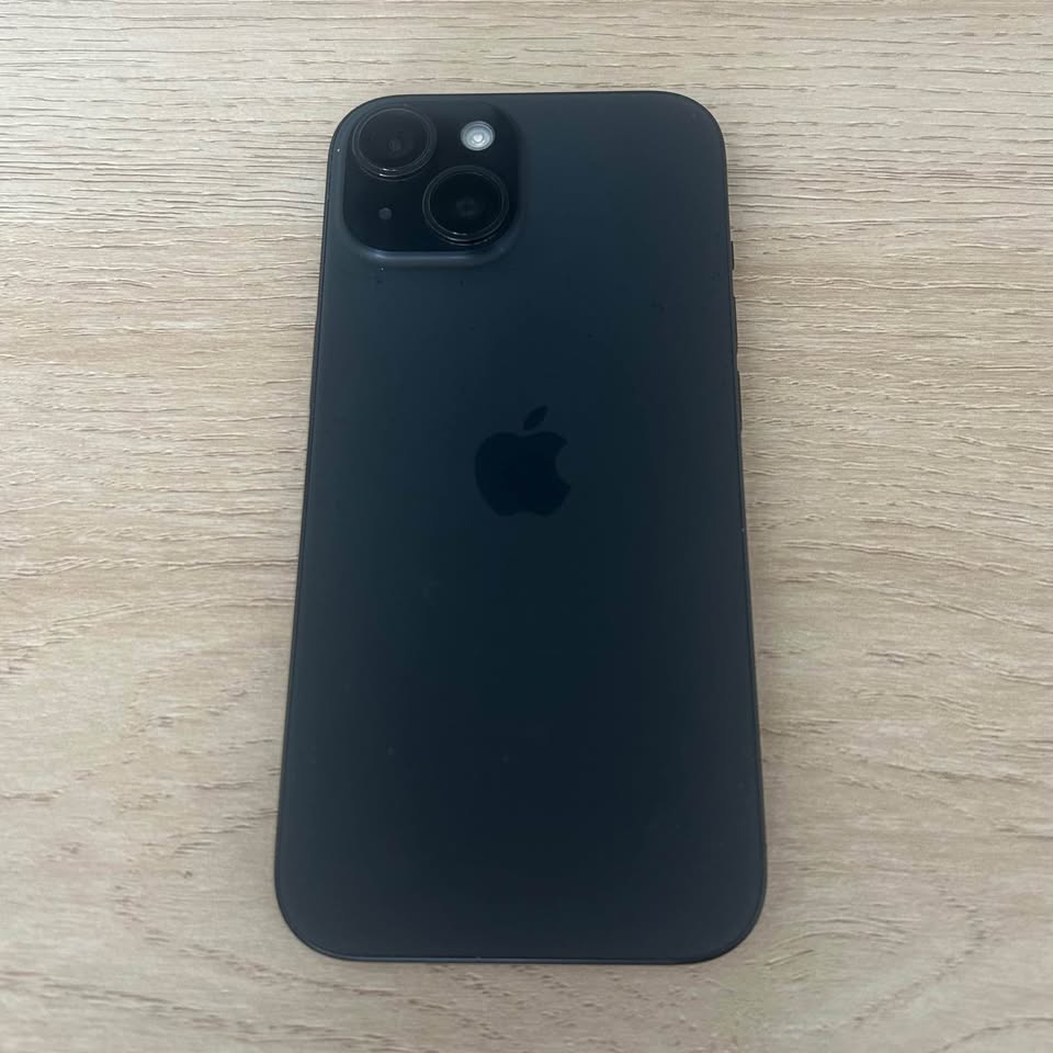 iPhone 15 - photo 2