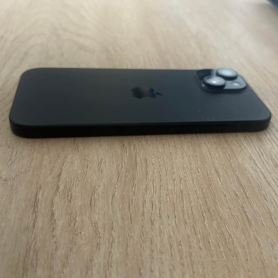 iPhone 15 - photo 5