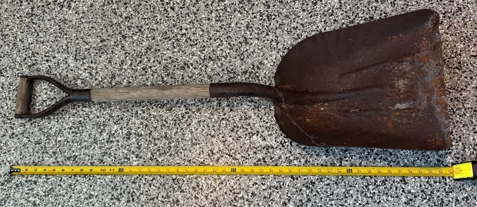 Vintage Rustic Farm Shovel – Wooden D Handle - photo 2